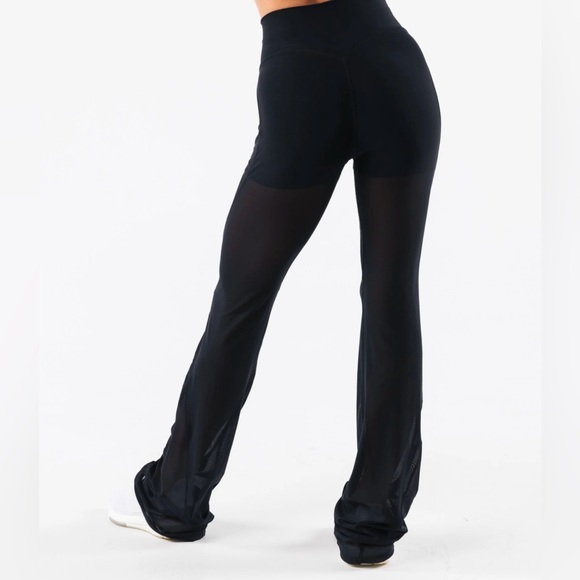 Alphalete Astor flared pants - Picture 2 of 12